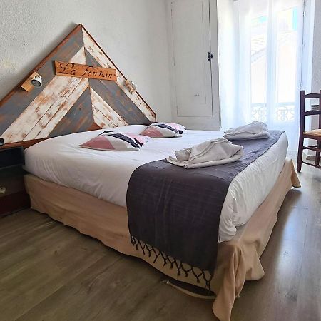 Hotel La Fontaine Saint-Martin-de-Brômes Extérieur photo