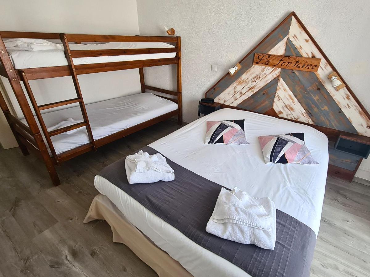 Hotel La Fontaine Saint-Martin-de-Brômes Extérieur photo