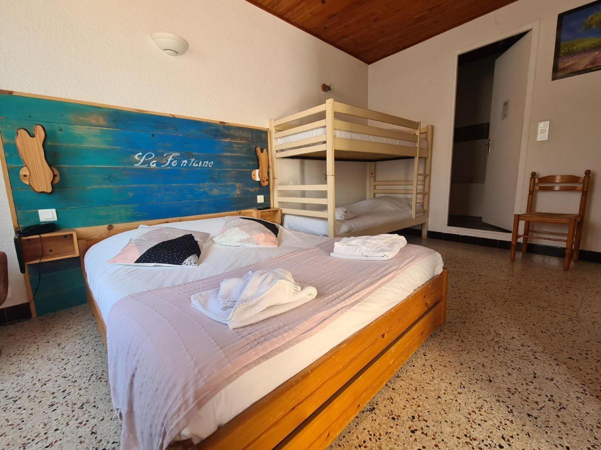 Hotel La Fontaine Saint-Martin-de-Brômes Extérieur photo