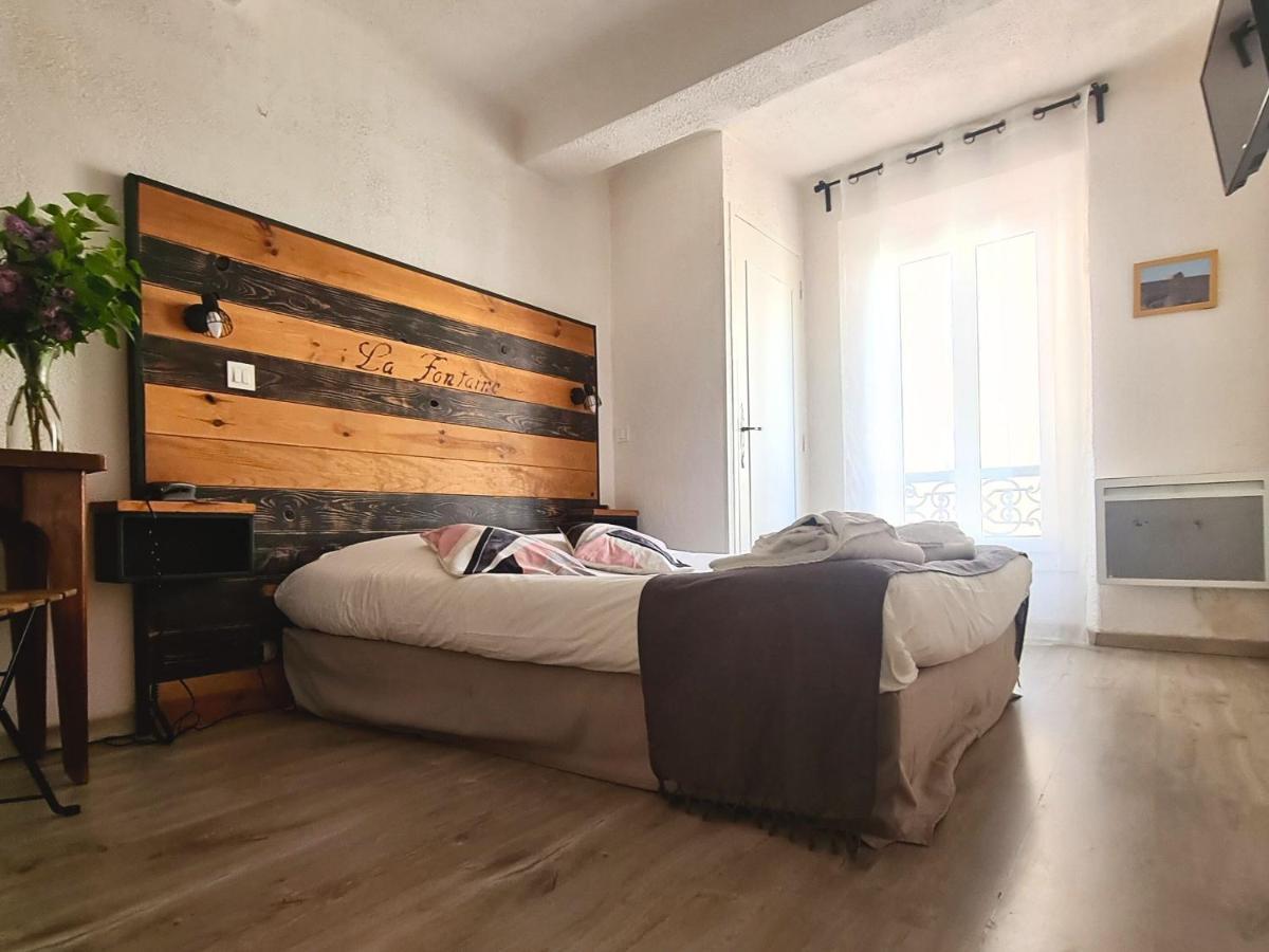 Hotel La Fontaine Saint-Martin-de-Brômes Extérieur photo