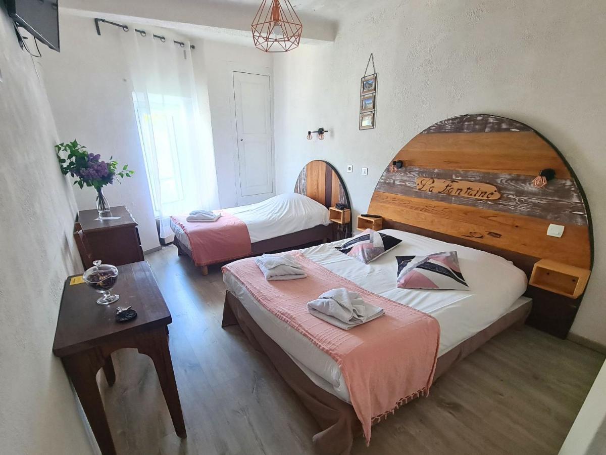 Hotel La Fontaine Saint-Martin-de-Brômes Extérieur photo