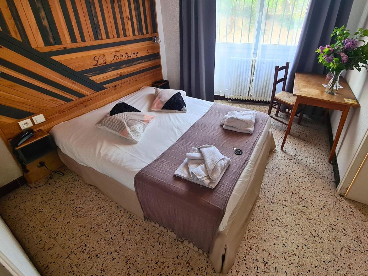 Hotel La Fontaine Saint-Martin-de-Brômes Extérieur photo