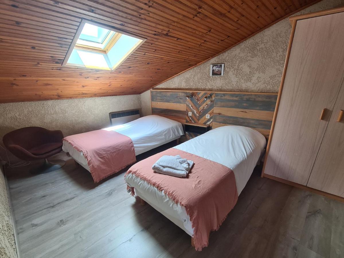 Hotel La Fontaine Saint-Martin-de-Brômes Extérieur photo