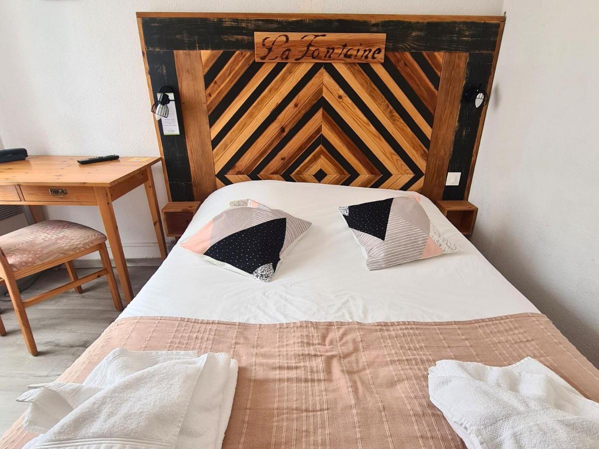 Hotel La Fontaine Saint-Martin-de-Brômes Extérieur photo