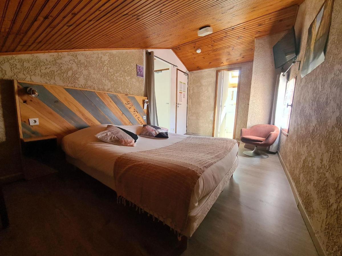 Hotel La Fontaine Saint-Martin-de-Brômes Extérieur photo